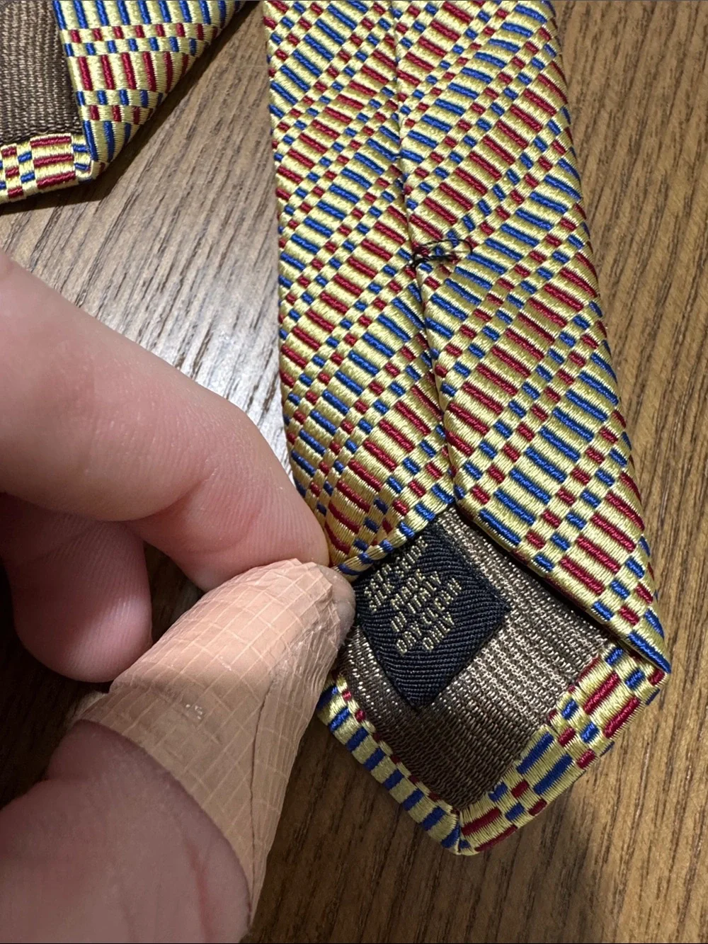 Corneliani mens gold red blue geo stripe pattern 100% silk neck tie EUC